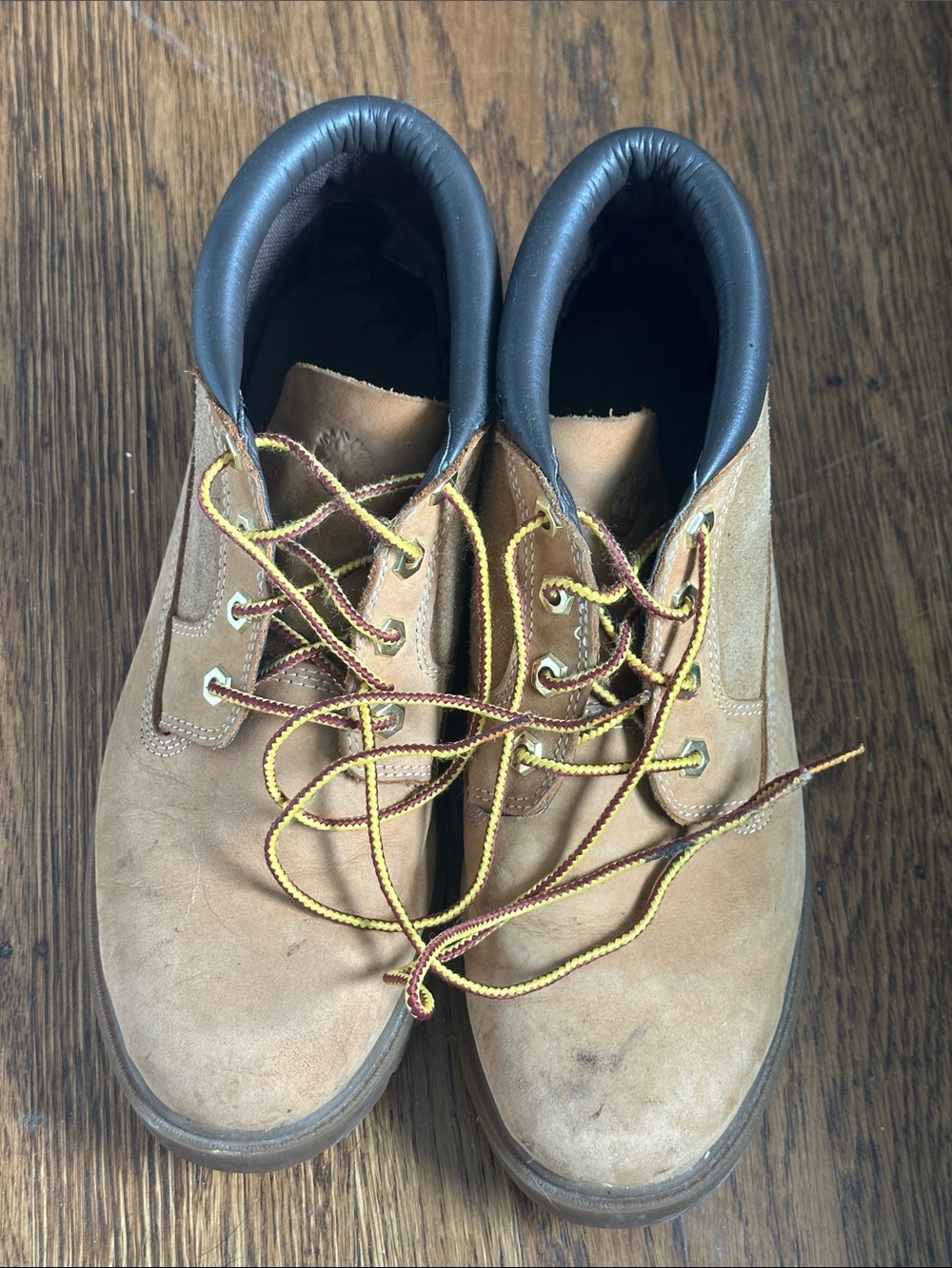TIMBERLAND Tan Leather Work Boots with Yellow-Brown Laces